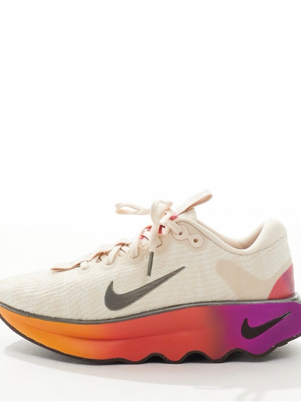Nike® Motiva Special Edition Gradient Size 10.5
